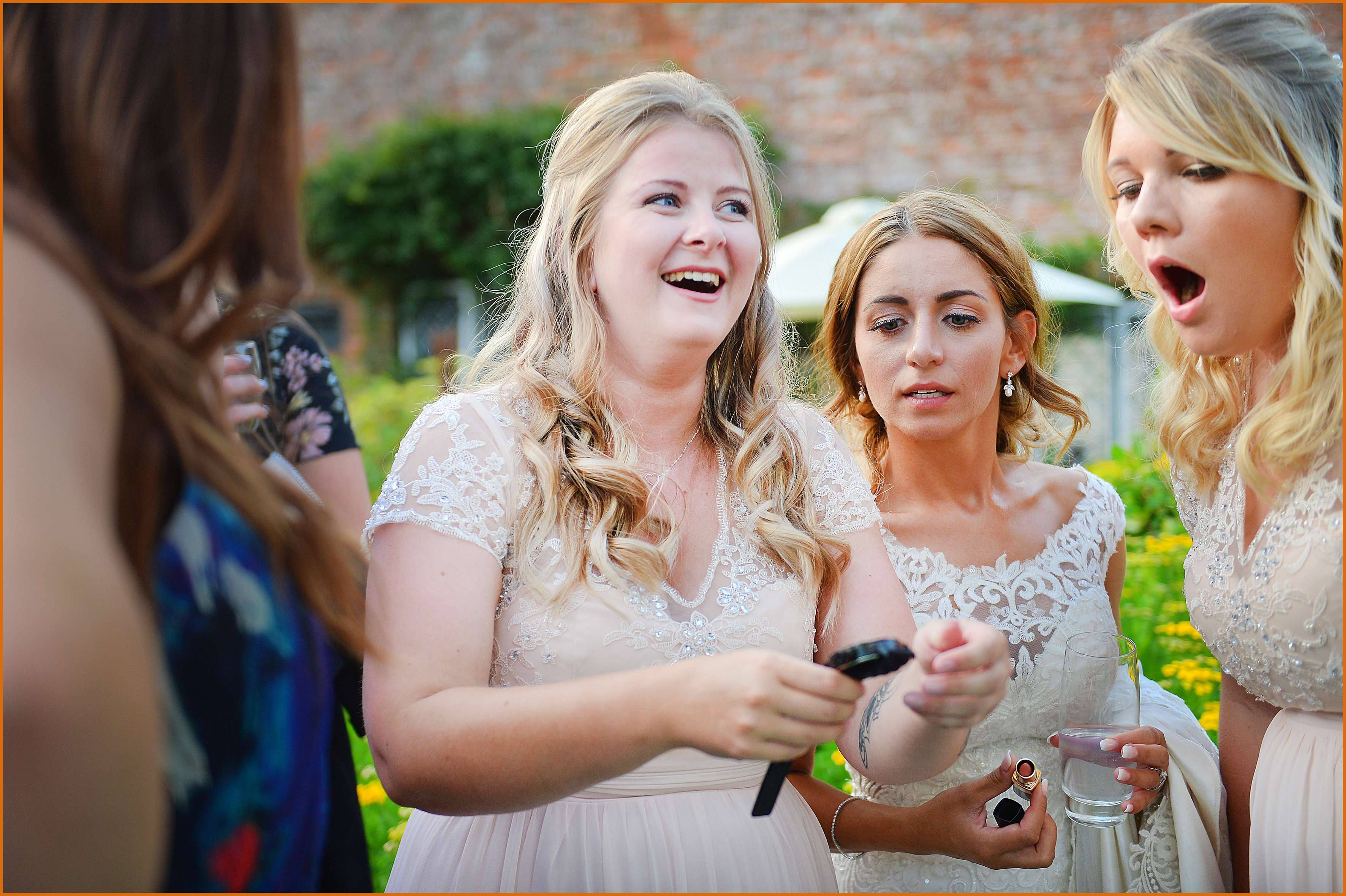 Magician in Aylesbury performs close-up-magic to laughing lady