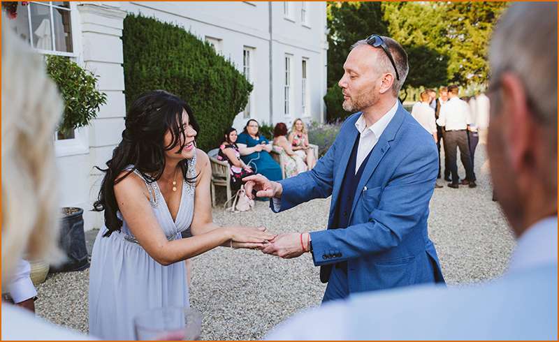 Wedding MC & Magician Performs to Laughing Wedding Guest